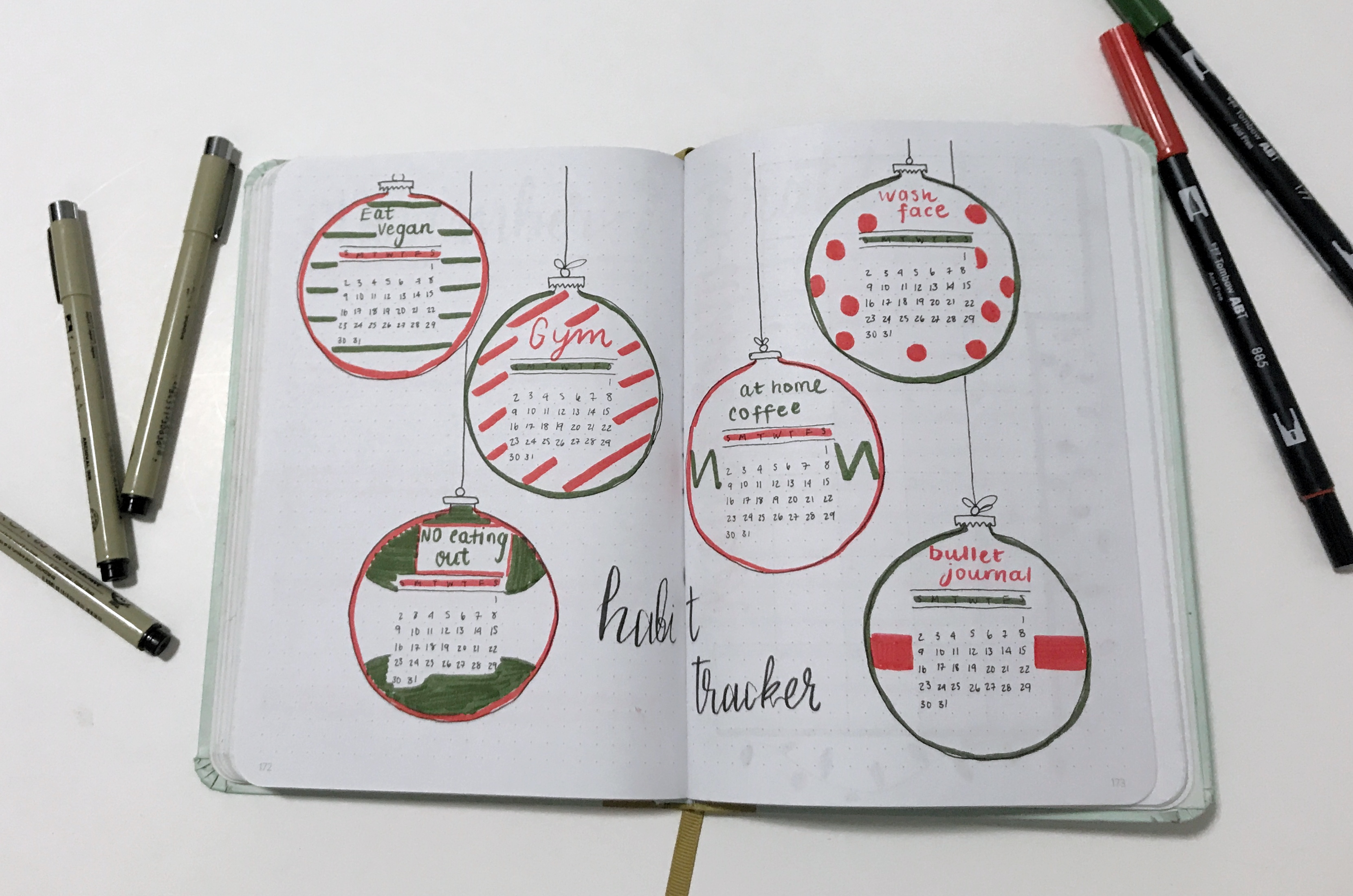 December Christmas Themed Habit Tracker Bullet Journal #aylarianne #christmashabittracker #bulletjournal