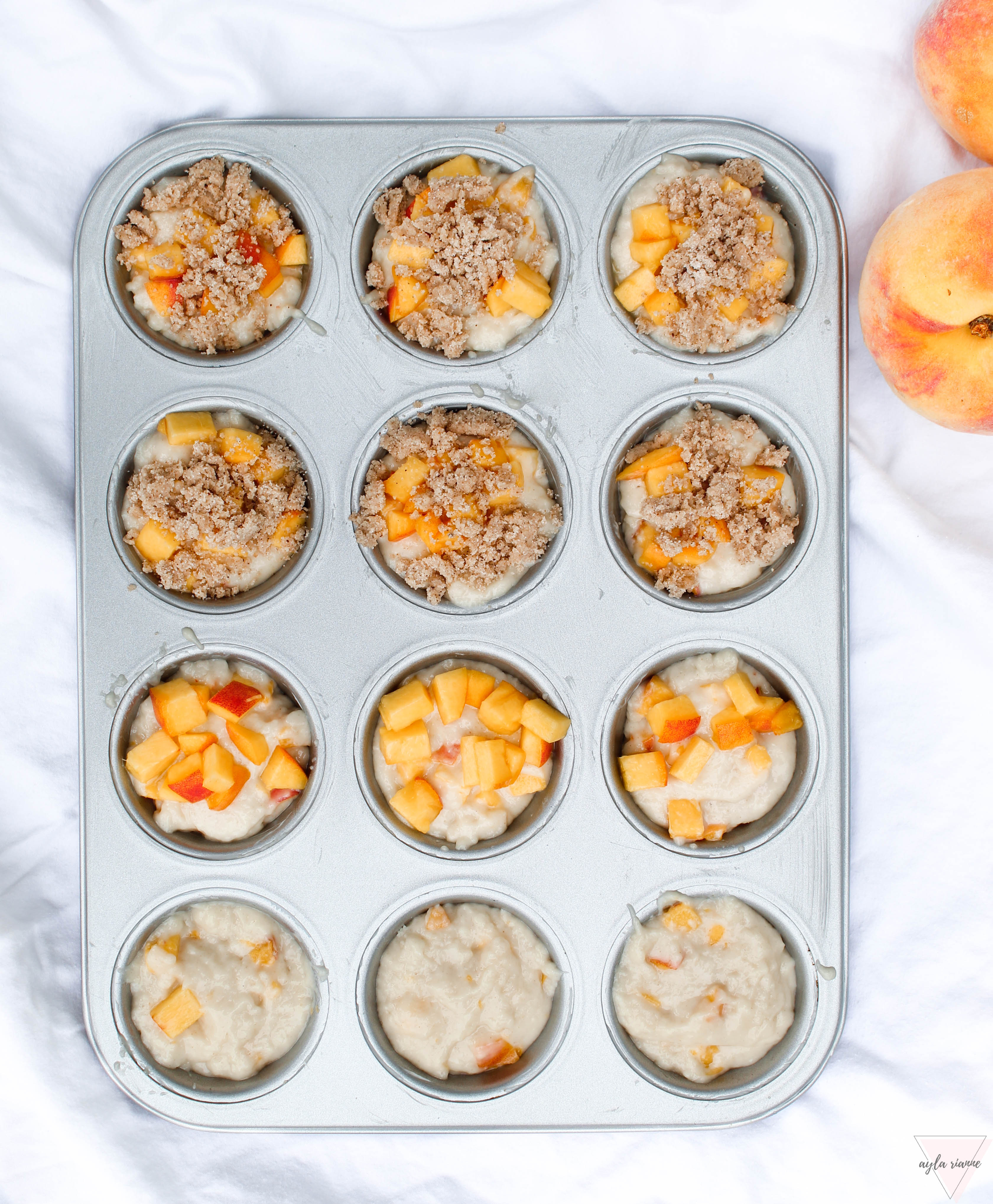 Peach crumble muffins #muffins #peachcrumble 