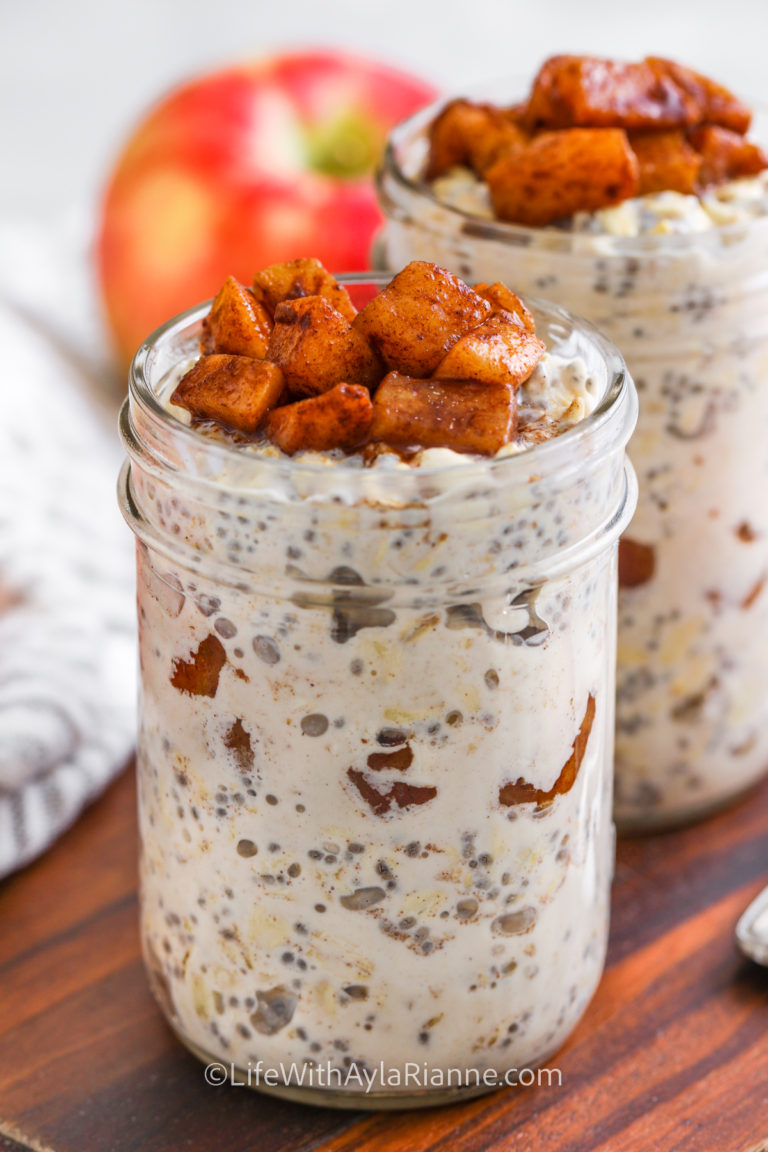 two glass jars of apple pie overnight oats