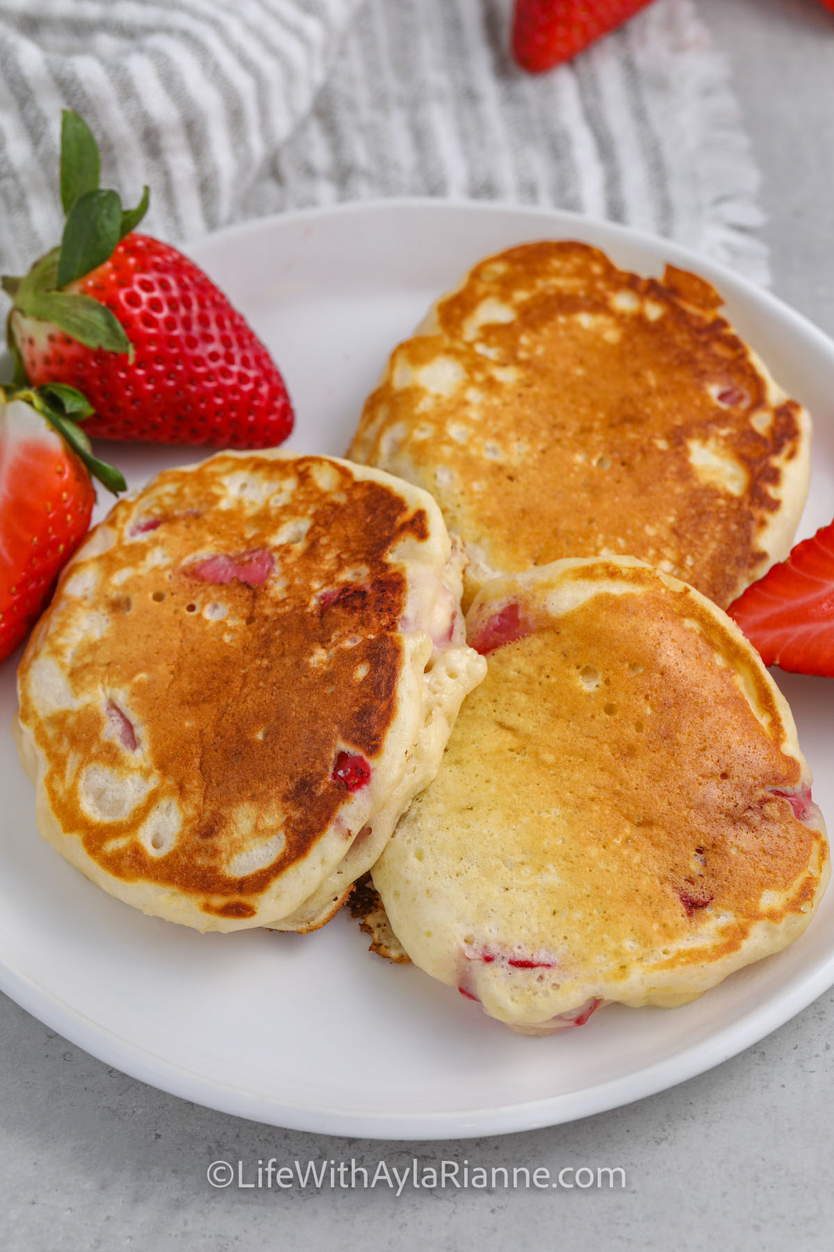 easy to make Strawberry Pancakes