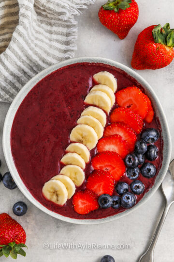 Acai Bowl Recipe with fruit on top