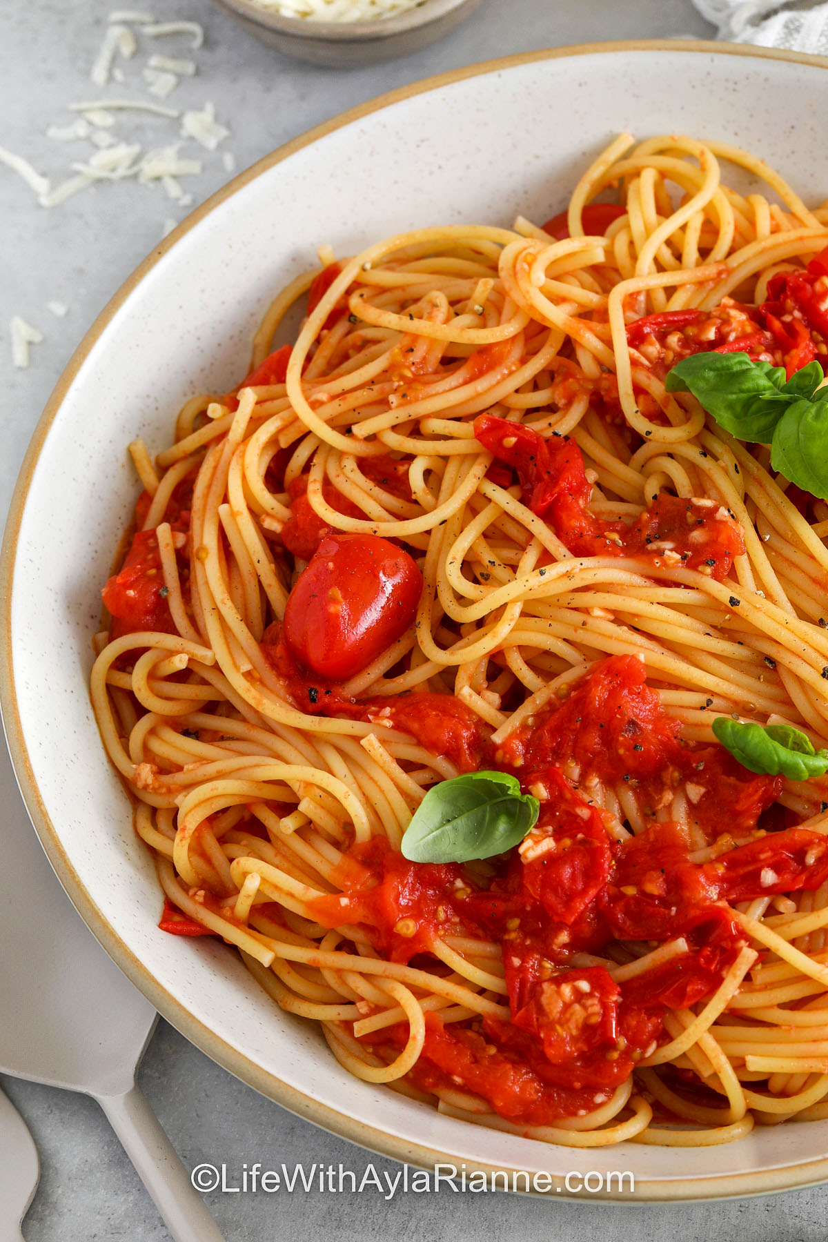 close up of Cherry Tomato Pasta in a bowl