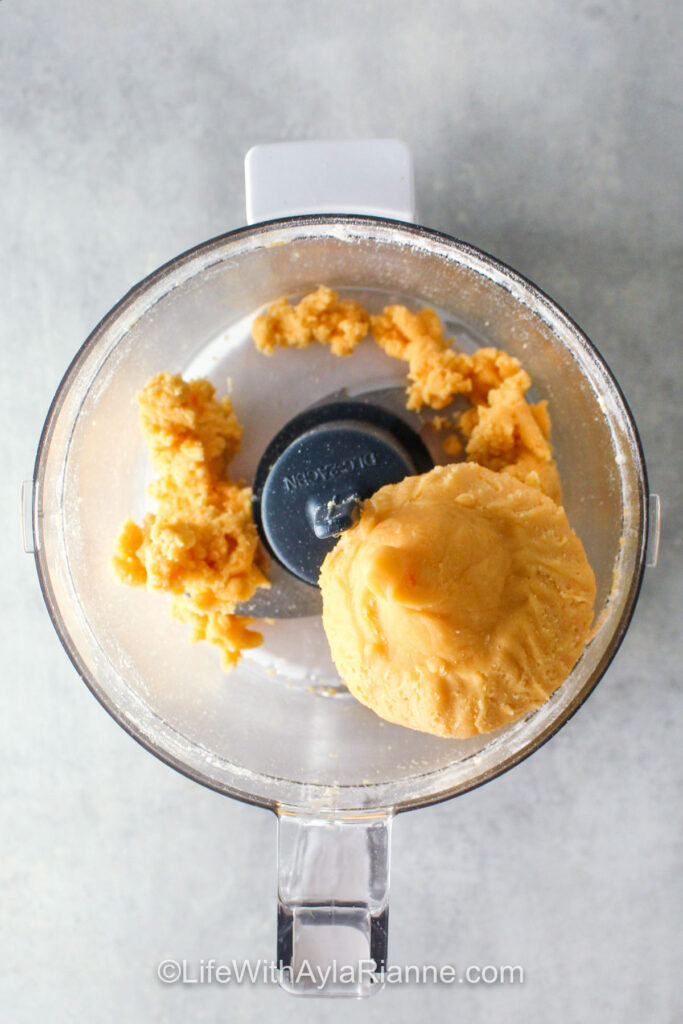 blended Homemade Cheese Crackers ingredients